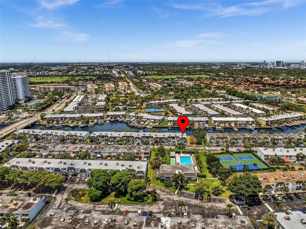 825 Ne 26th Ave - Photo 3 of 30