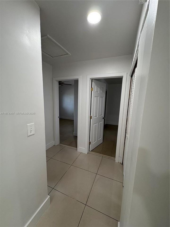 1106 Nw 18th Ct - Photo 7 of 11