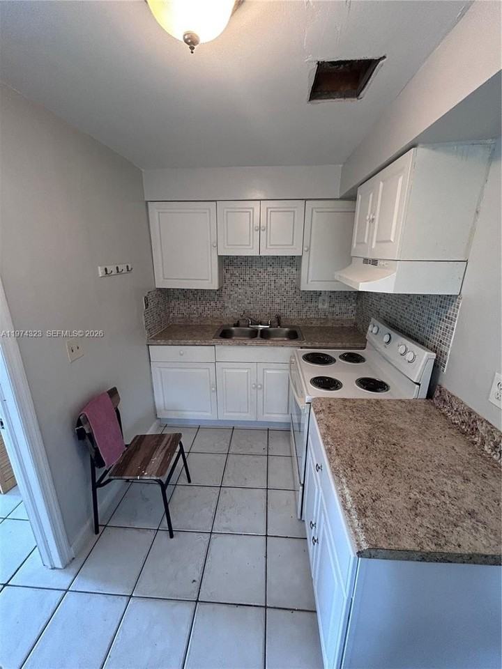 91 Ne 6th Ct #0 - Photo 5 of 7