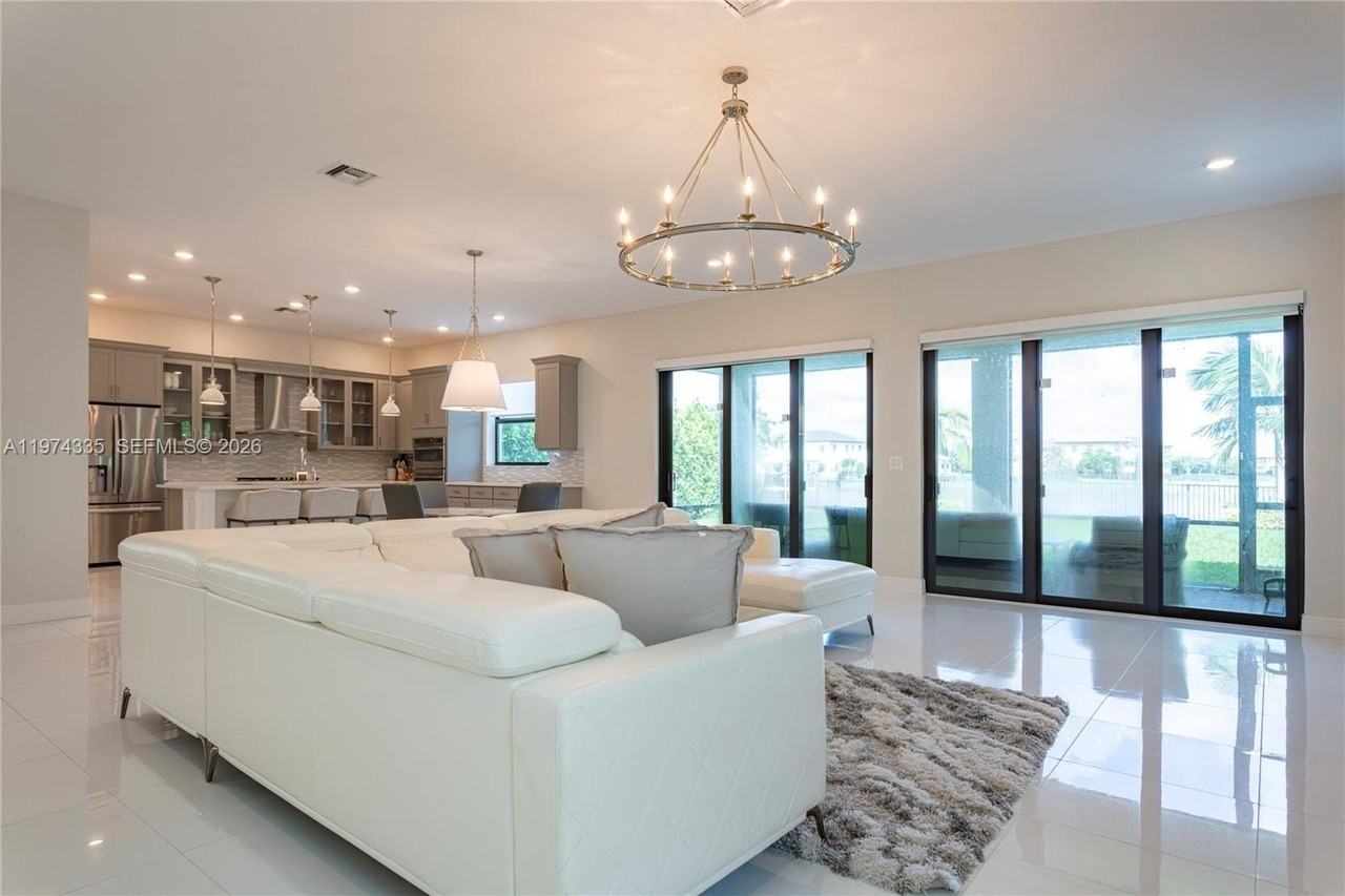 8555 E Baypoint Cir - Photo 6 of 50