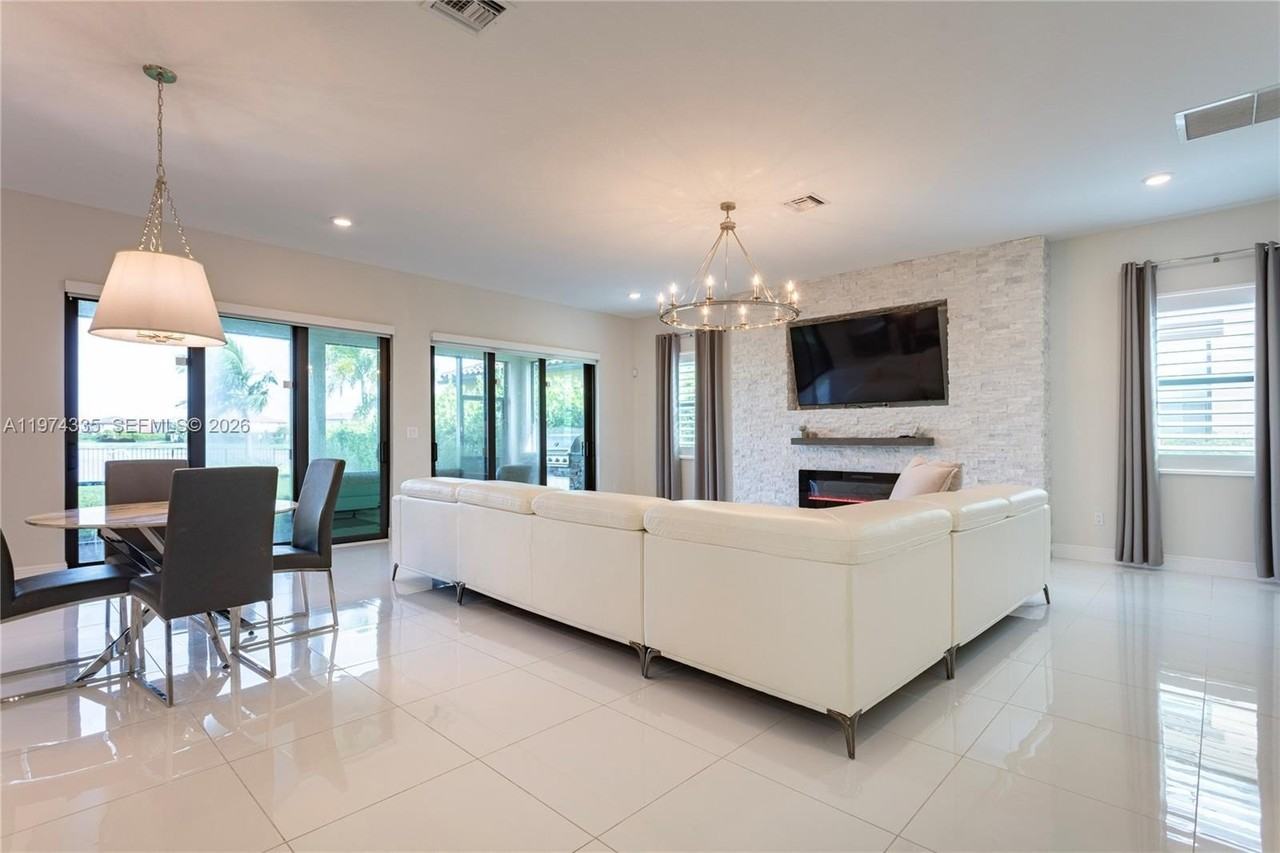 8555 E Baypoint Cir - Photo 7 of 50