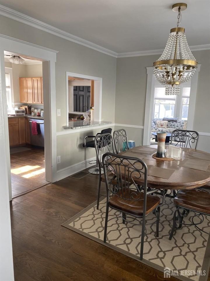 645 Kimball Ave - Photo 6 of 13