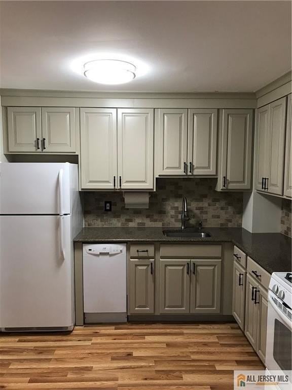 819 Cricket Ln - Photo 2 of 16