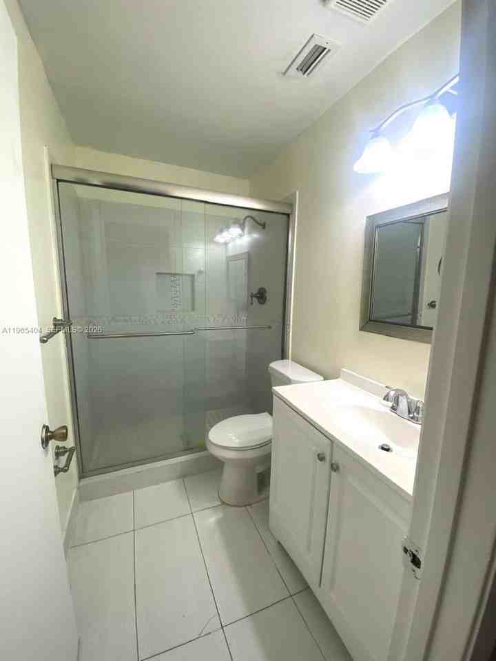 4601 Pier Dr - Photo 2 of 8