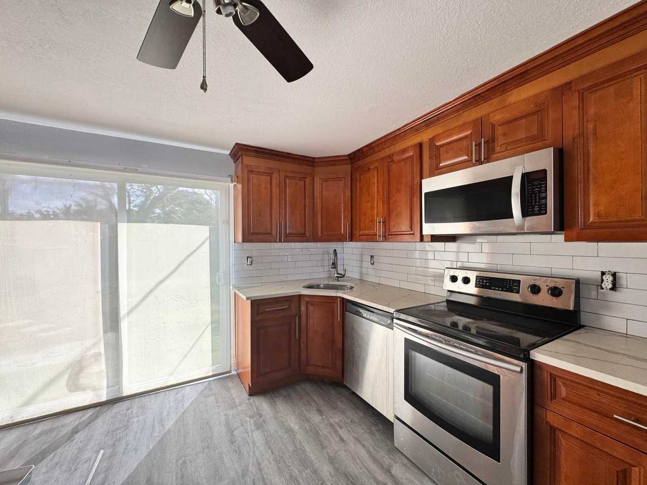 120 S Price St - Photo 2 of 6