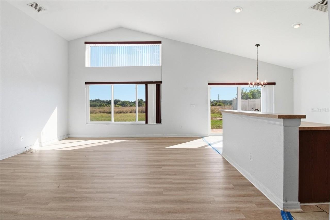 2764 Rochelle Dr - Photo 7 of 33