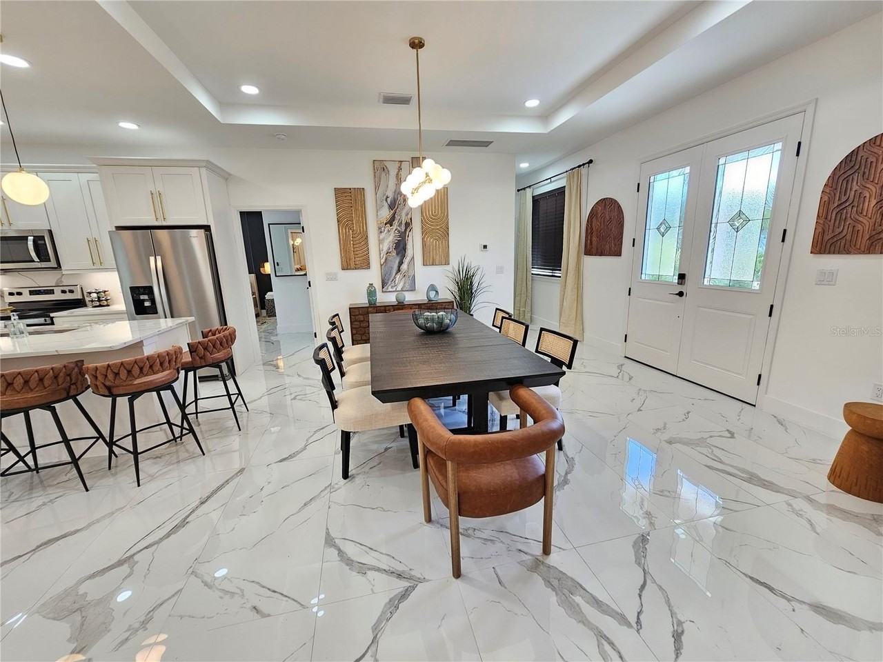 2075 Jewell Ave - Photo 4 of 50