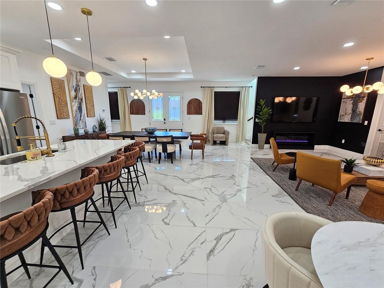 2075 Jewell Ave - Photo 6 of 50