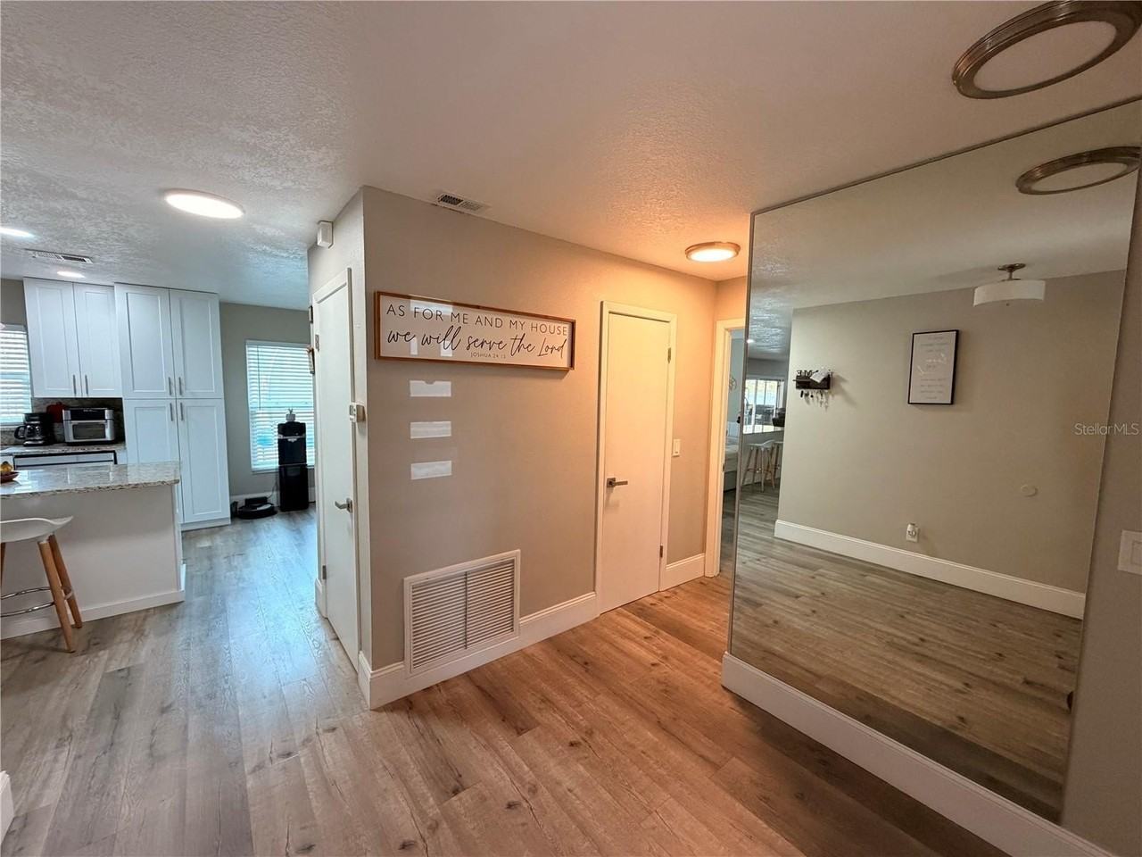 106 W Cedarwood Cir - Photo 6 of 26