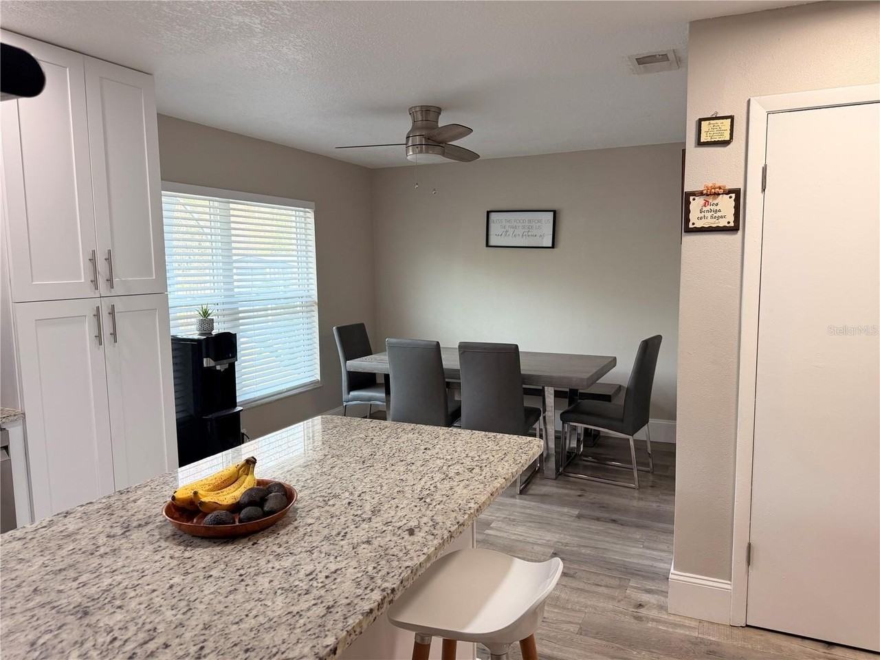 106 W Cedarwood Cir - Photo 7 of 26