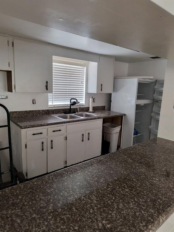 2285 Richter St - Photo 2 of 7