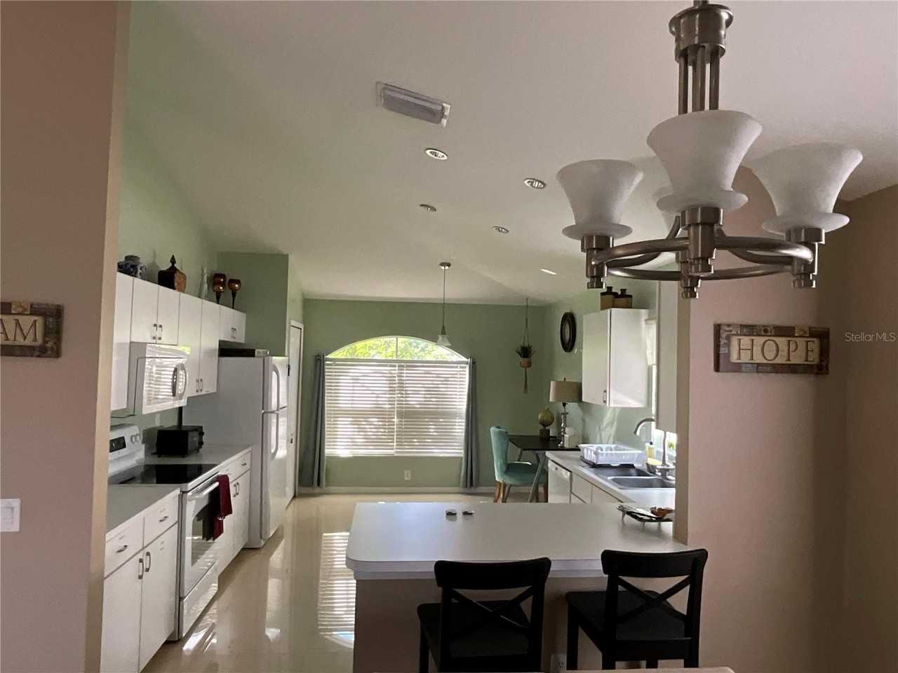 8625 Manassas Rd - Photo 7 of 20