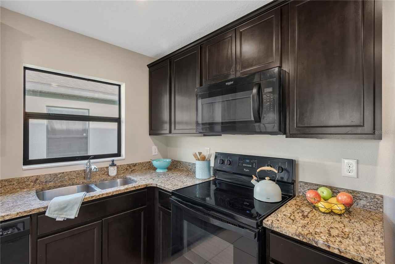 808 Chatham Walk Dr - Photo 3 of 21