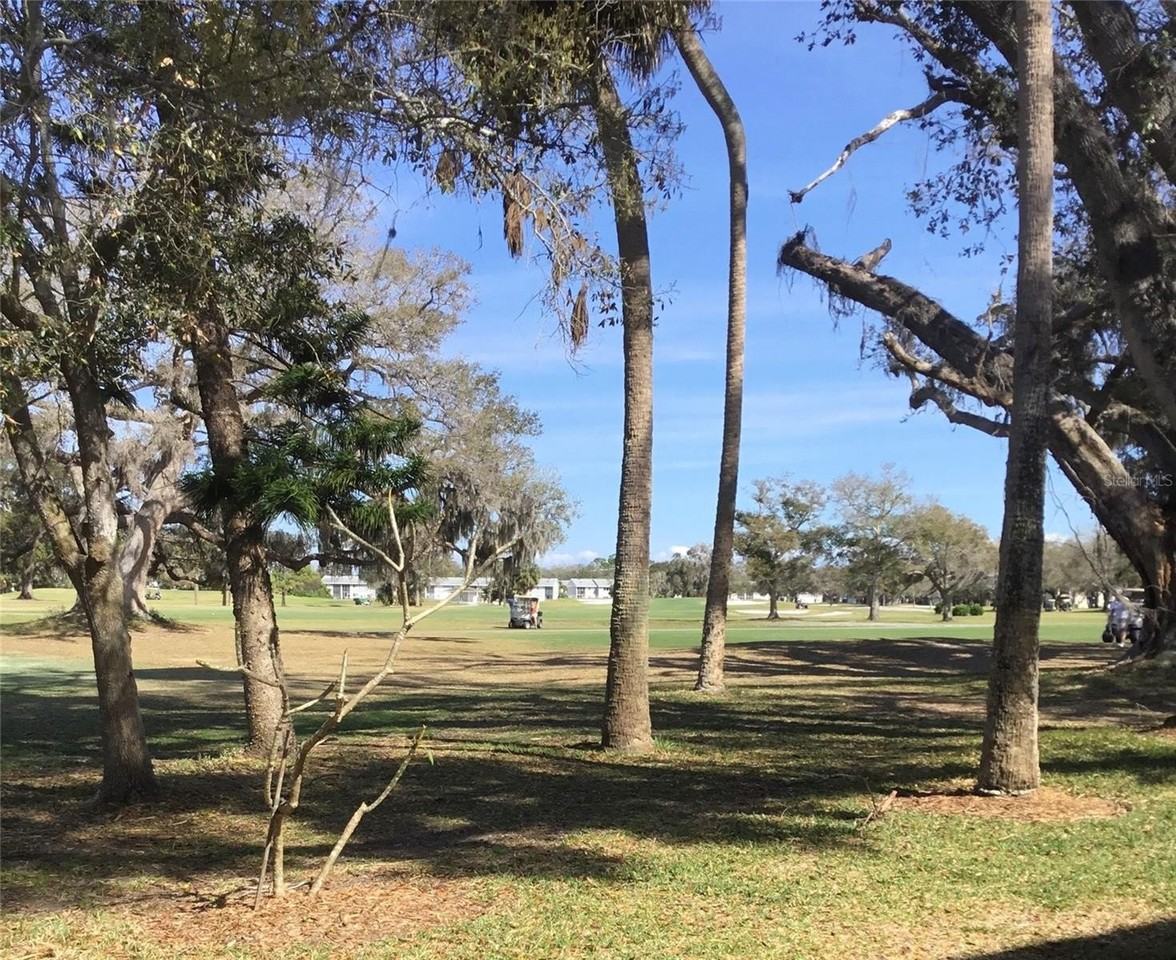 48 Country Club Dr #48 - Photo 2 of 5