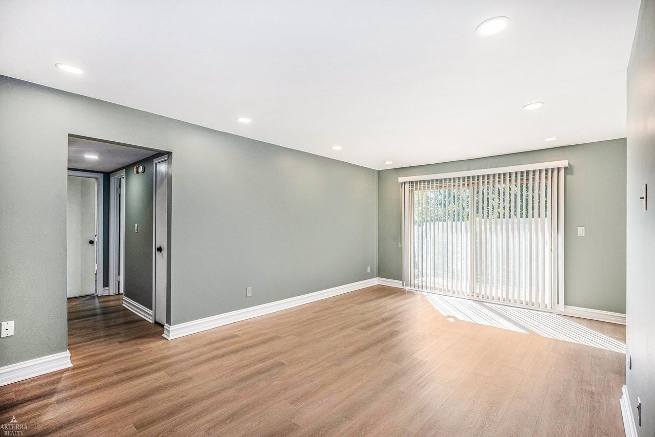 211 Riviera Dr - Photo 7 of 27