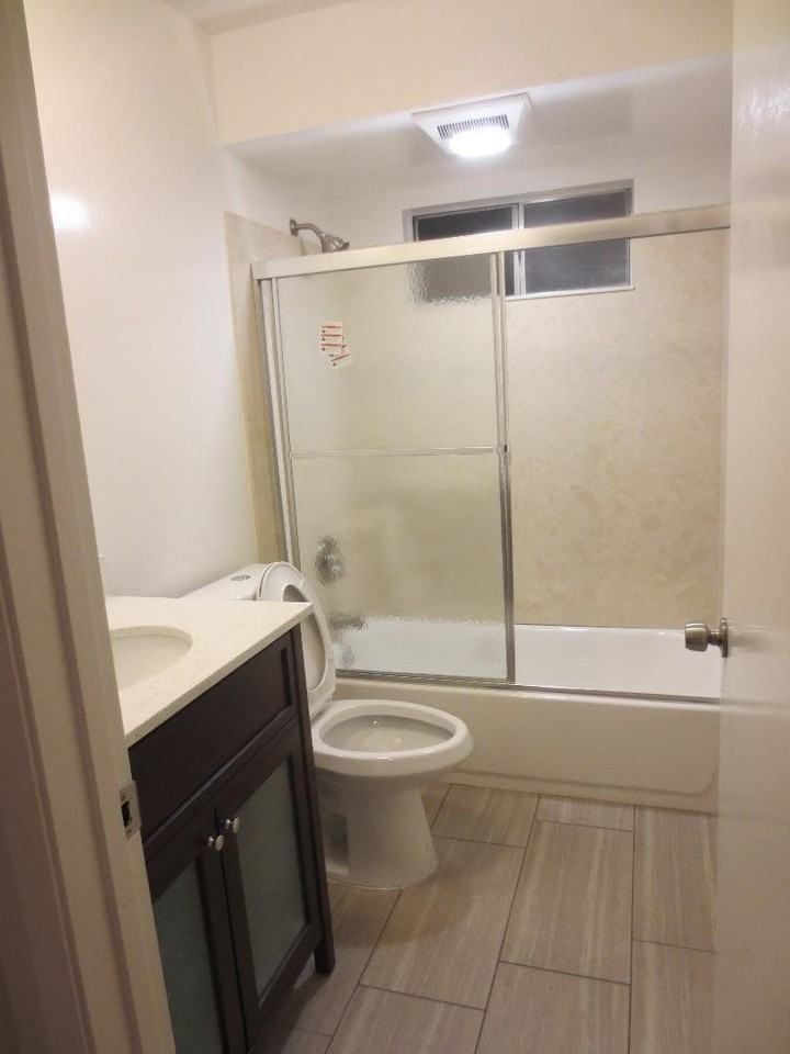 670 Azara Pl - Photo 7 of 10