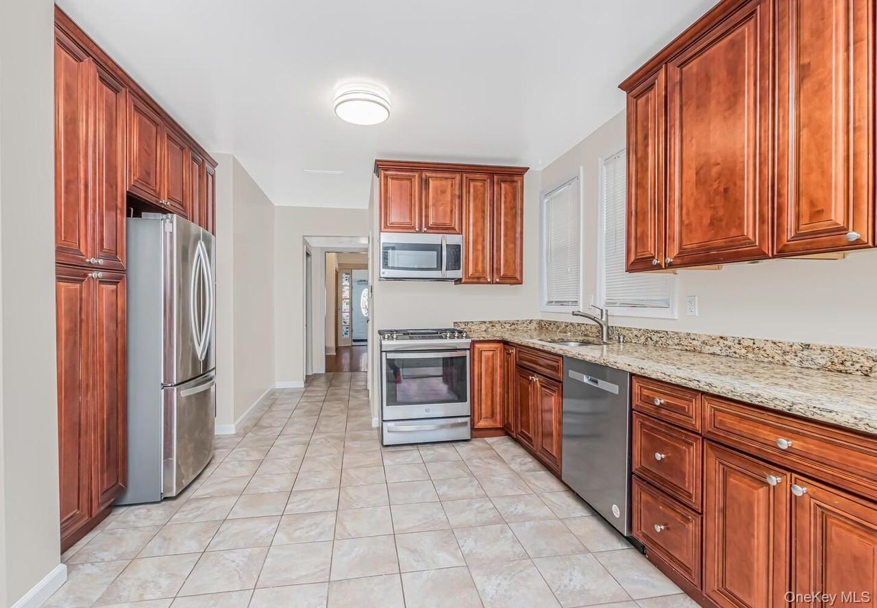 5630 Riverdale Ave Unit 1 - Photo 7 of 18