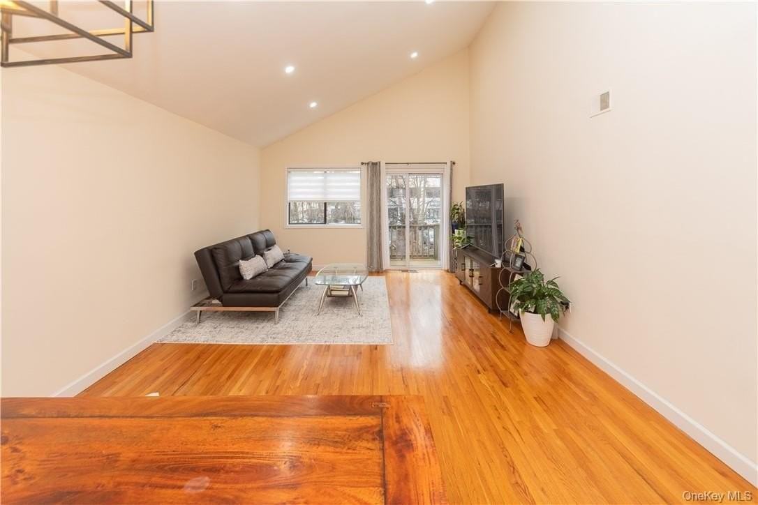 135 W Nyack Rd Apt 58 - Photo 4 of 33