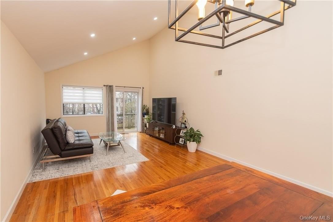 135 W Nyack Rd Apt 58 - Photo 5 of 33