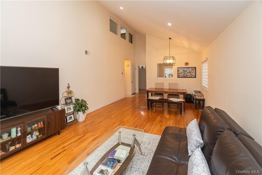 135 W Nyack Rd Apt 58 - Photo 6 of 33