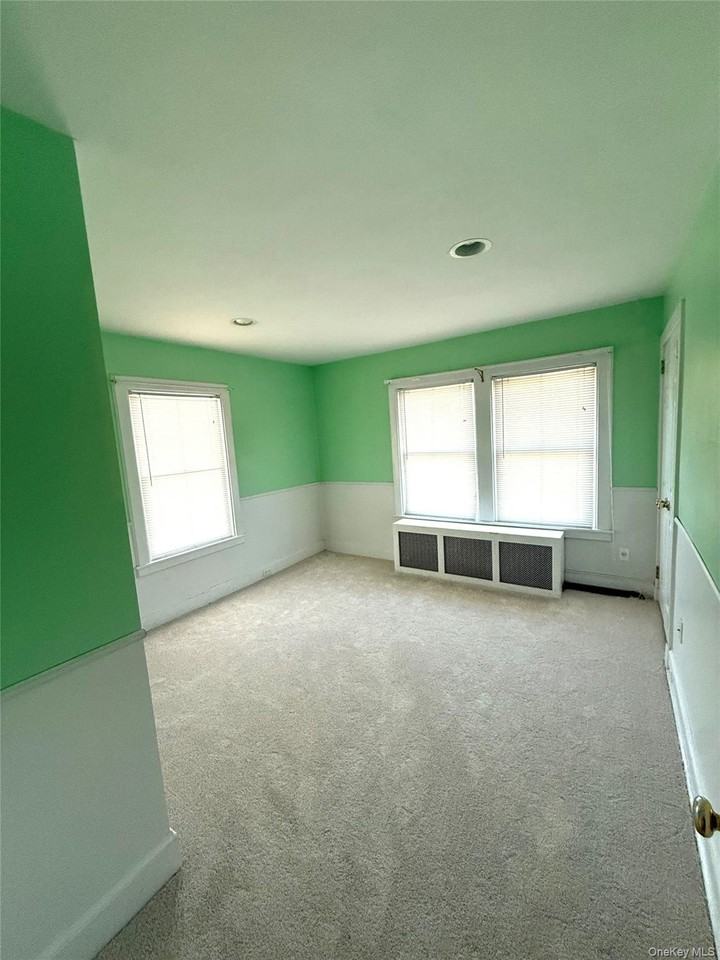 63 Franklin Ave - Photo 7 of 17