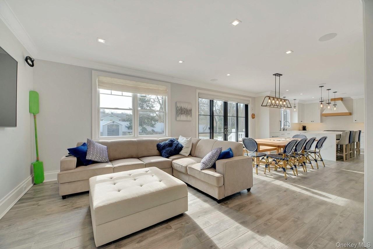 165 Marine Pl - Photo 5 of 35