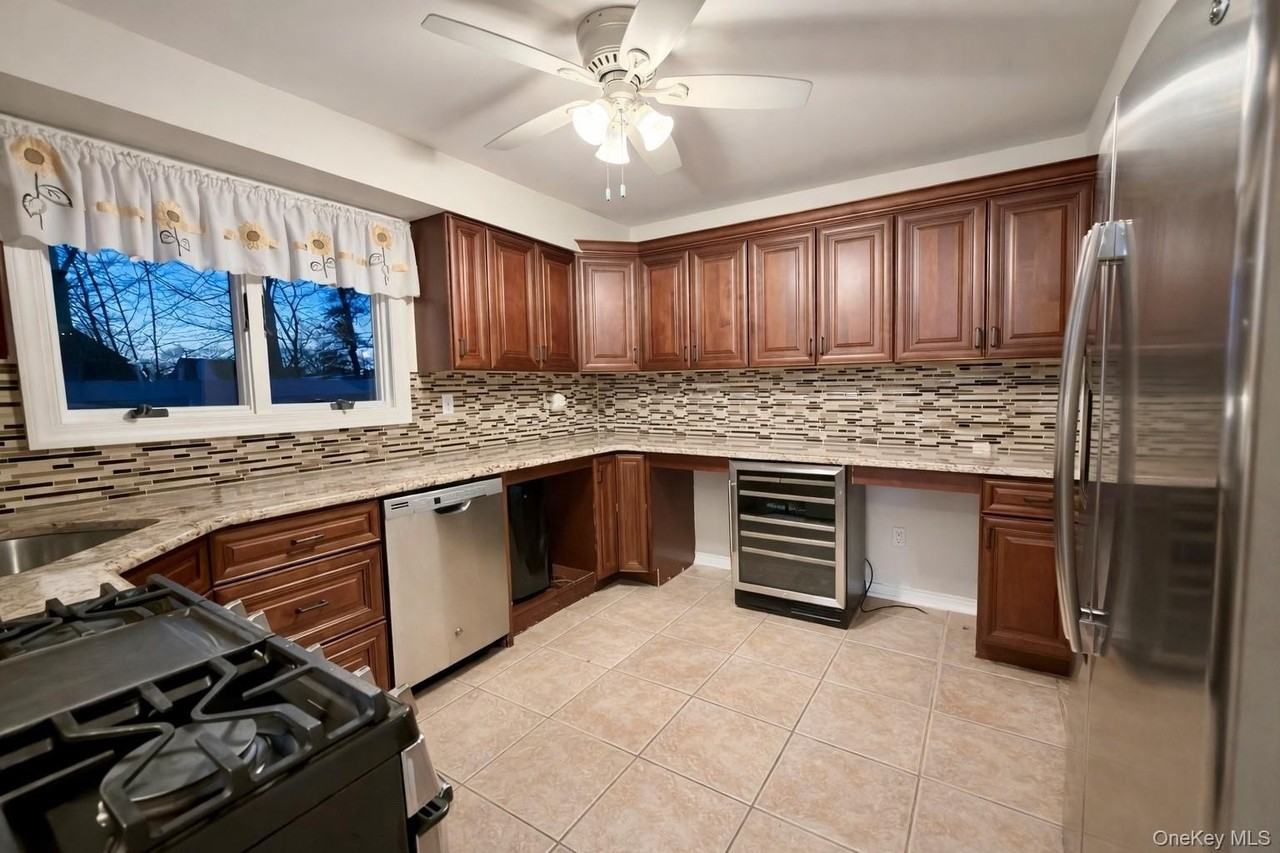 26 Garrity Ave 1st Fl - Photo 2 of 10