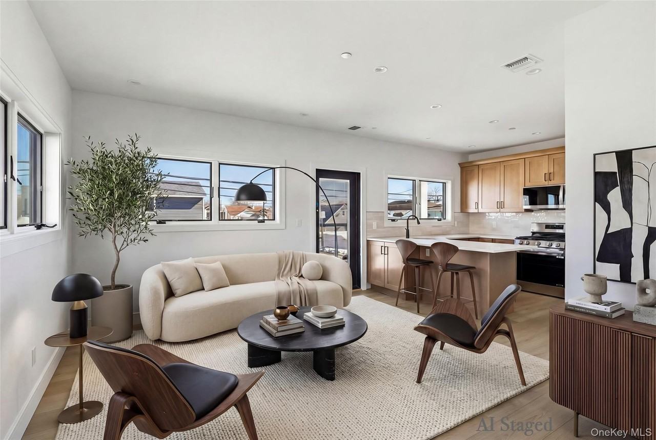 56 Suffolk Rd - Photo 3 of 14