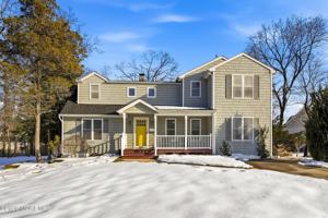 featured image of 19 Carole Dr