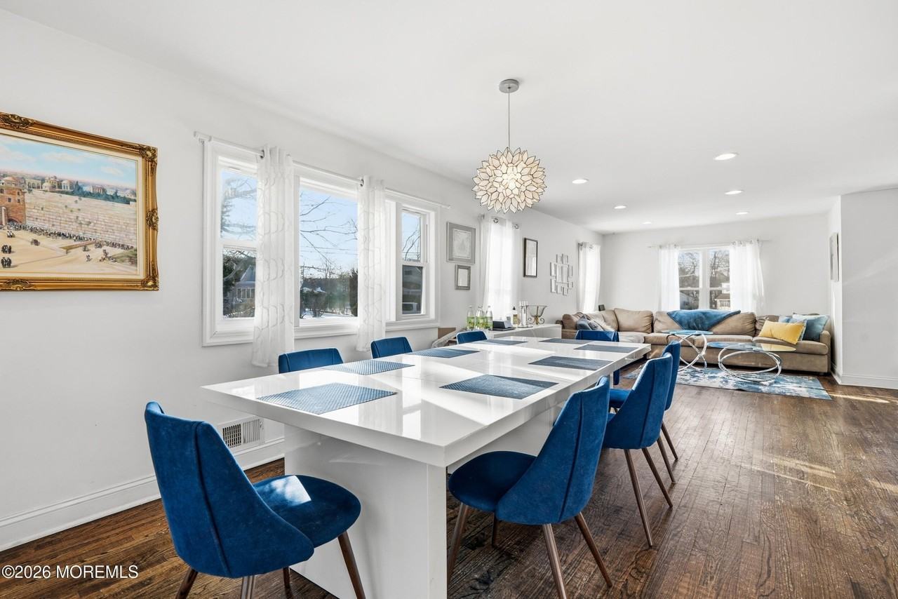 19 Carole Dr - Photo 5 of 43