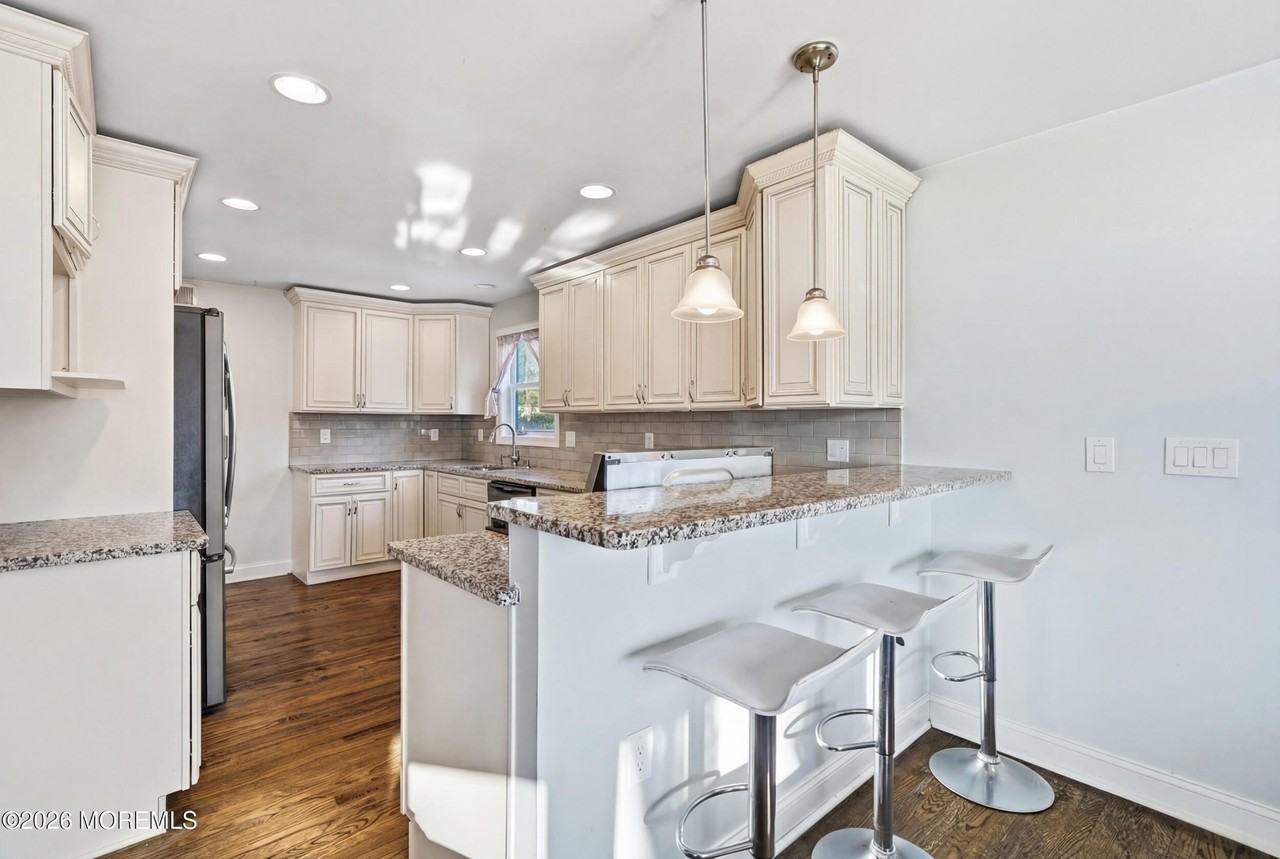 19 Carole Dr - Photo 7 of 43