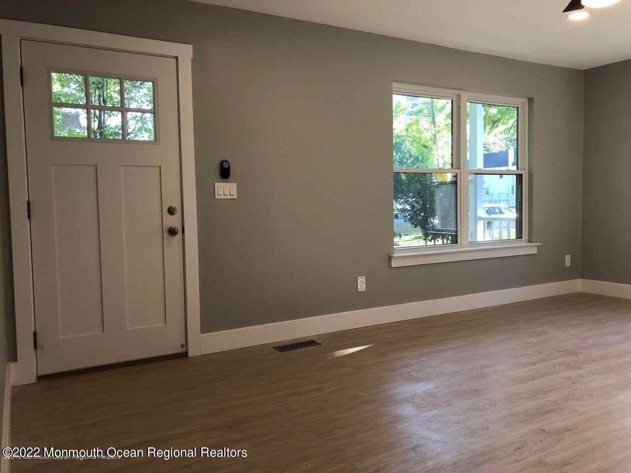 517 Asbury Ave #B - Photo 3 of 18