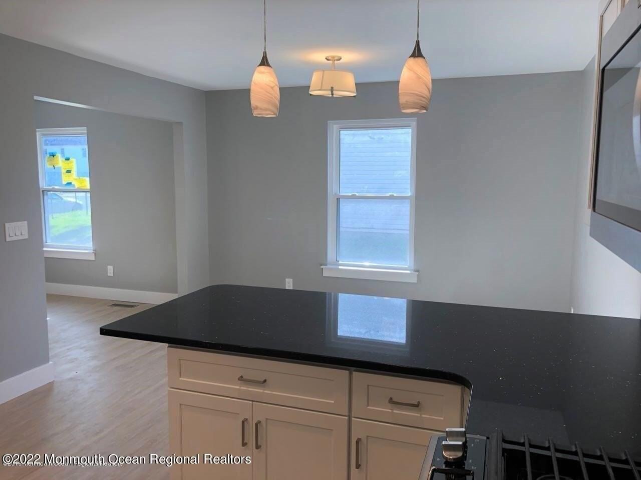 517 Asbury Ave #B - Photo 7 of 18