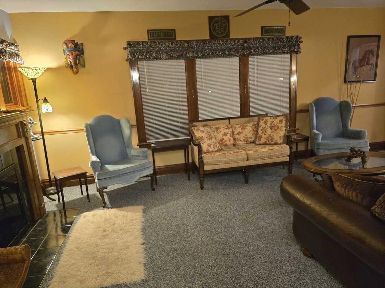 437 S Craig Pl - Photo 5 of 27