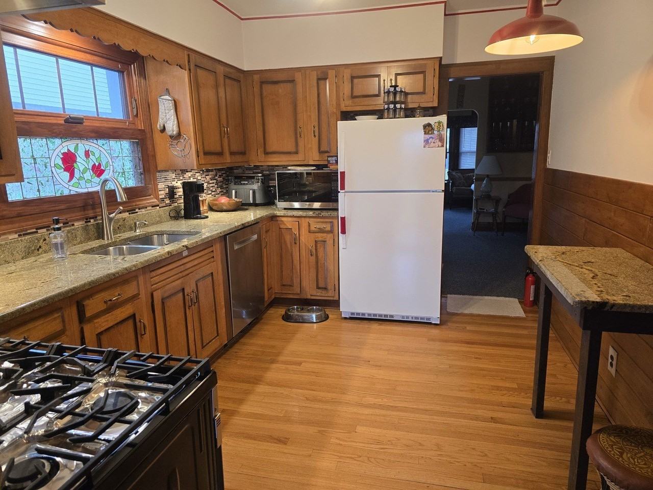 437 S Craig Pl - Photo 7 of 27