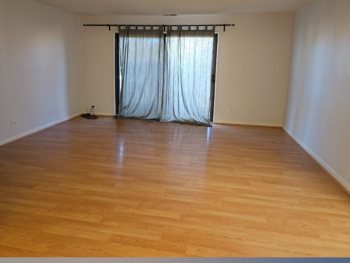 711 Tipperary Ct Apt 1b - Photo 2 of 10