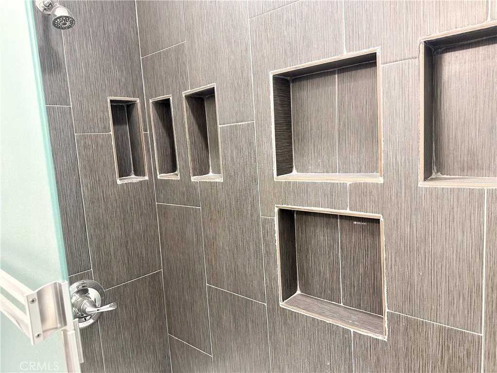 15746 Magnolia Blvd - Photo 7 of 10