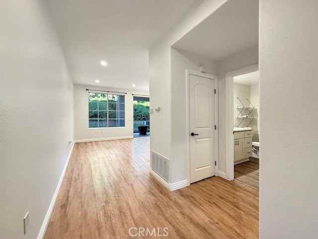 365 Chaumont Cir - Photo 2 of 27