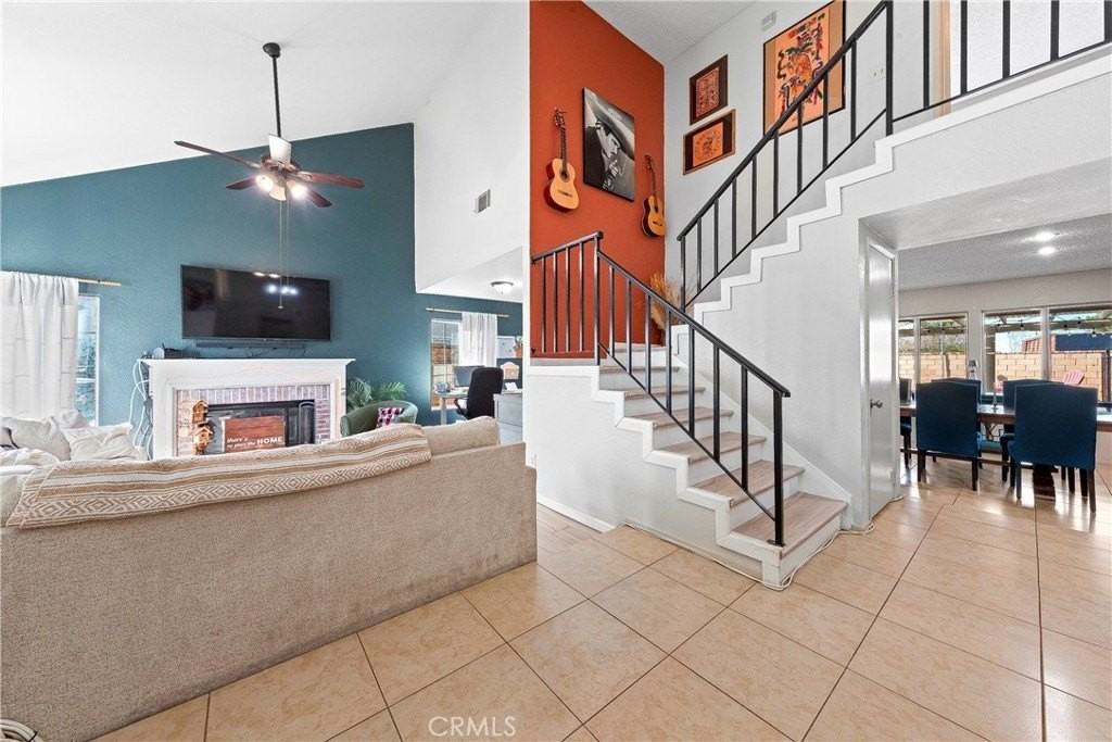 2047 Westminster Dr - Photo 7 of 33