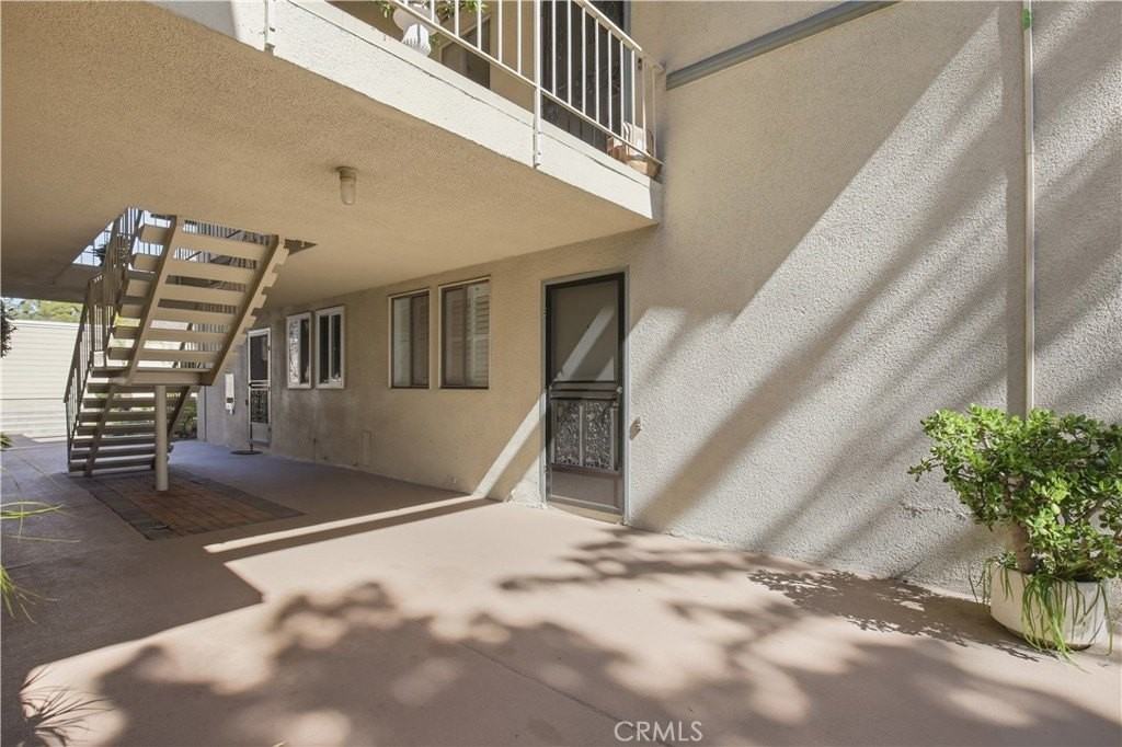 126 Avenida Majorca #H - Photo 4 of 25