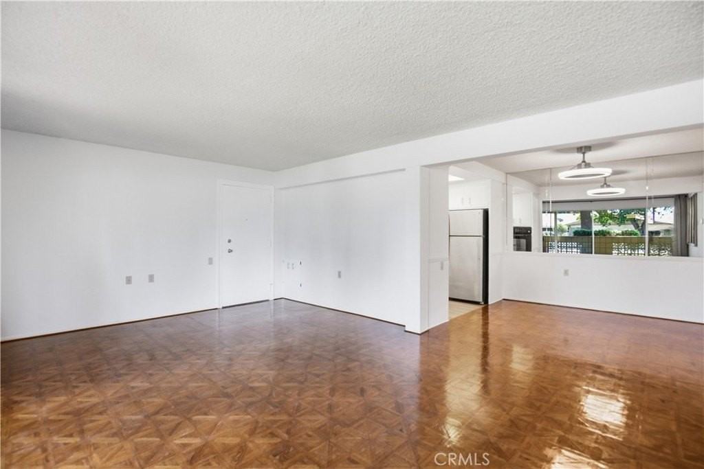 126 Avenida Majorca #H - Photo 7 of 25