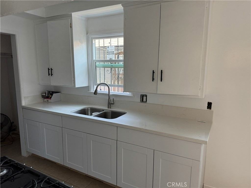 1310 W 89th St - Photo 2 of 25