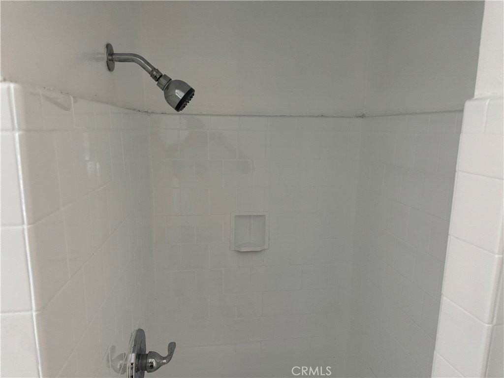 1310 W 89th St - Photo 7 of 25