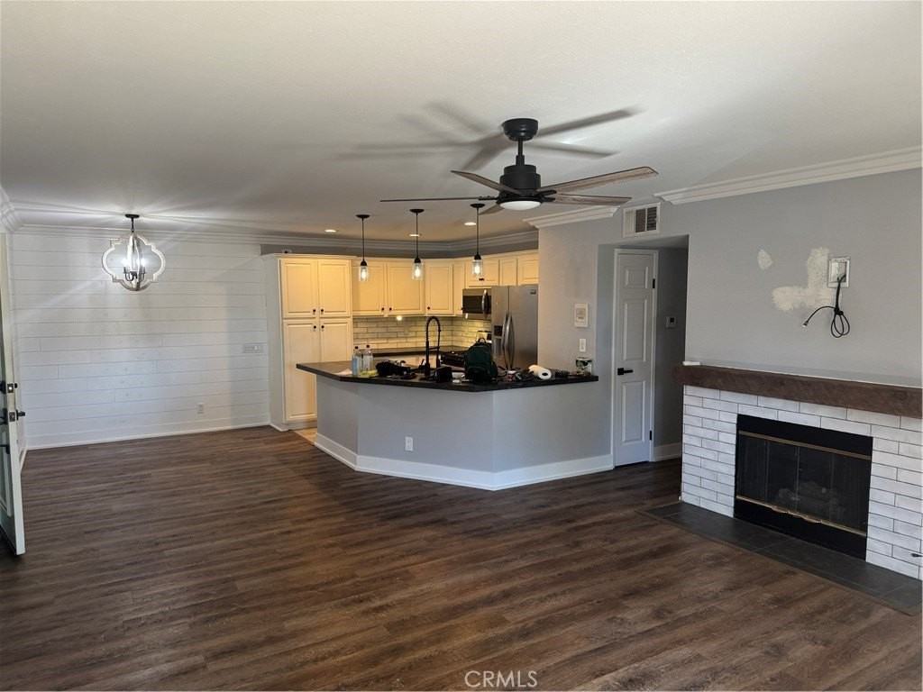 3685 S Bear St - Photo 6 of 20