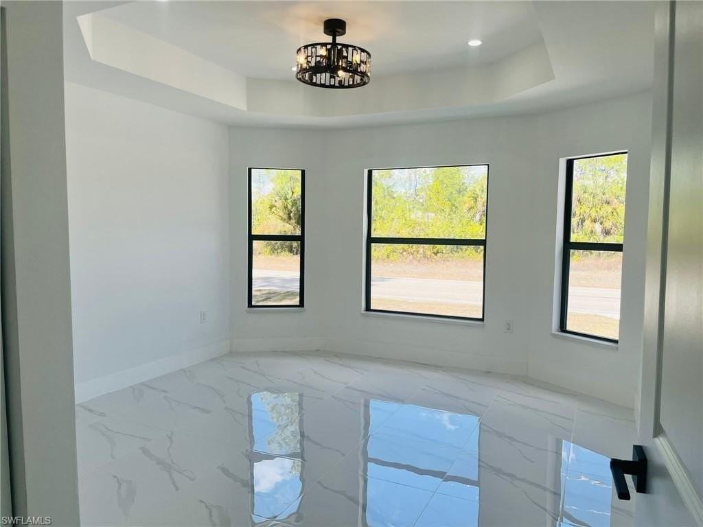 1112 E 12th St - Photo 7 of 13