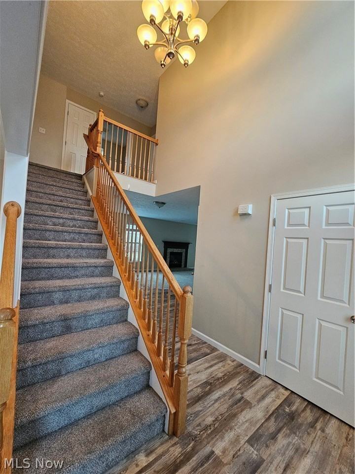 687 Brookside Ln - Photo 2 of 21