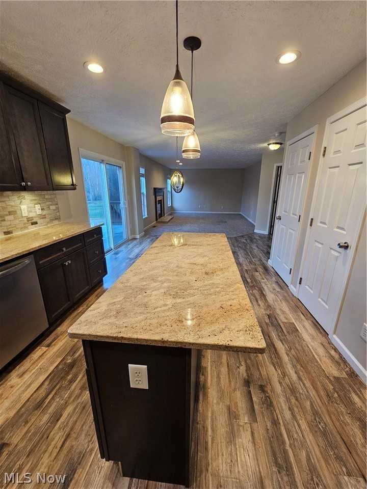 687 Brookside Ln - Photo 4 of 21