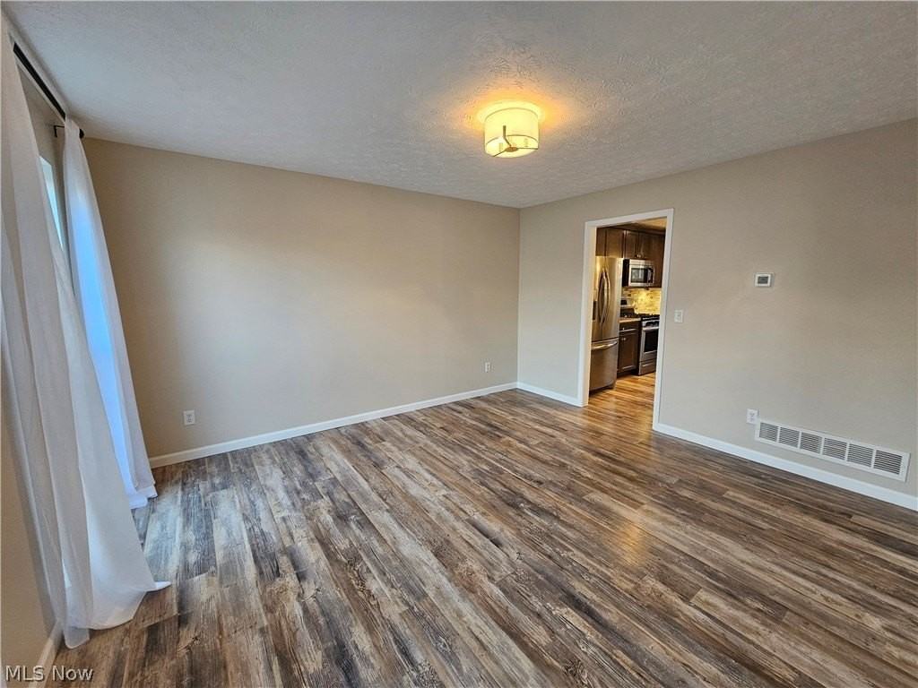 687 Brookside Ln - Photo 7 of 21