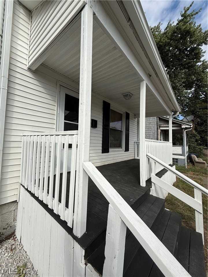 70 Wise St - Photo 4 of 36