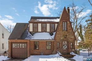 featured image of 318 Gilbert St